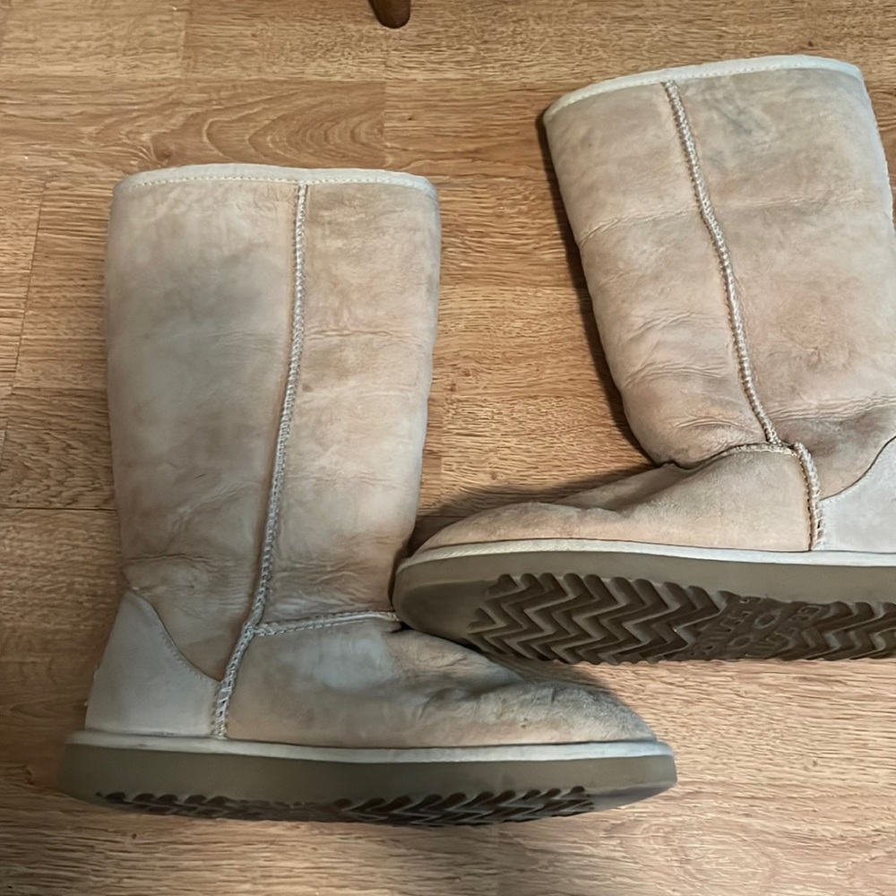 Classic tall UGG boots !